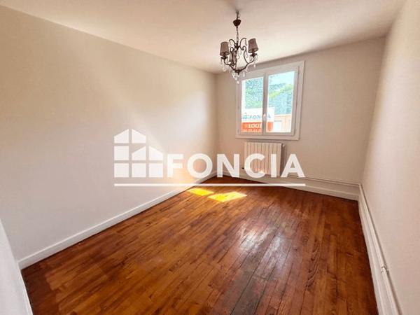 Location Appartement 3 pièces 52.8 m² - 41-43 RUE ROGER SALENGRO Bourg Les Valence 26500