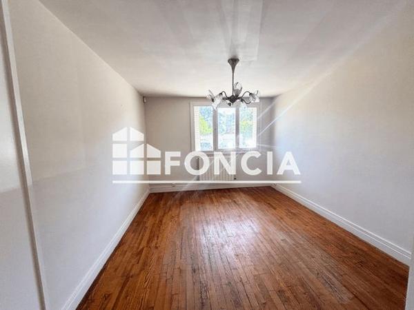 Location Appartement 3 pièces 52.8 m² - 41-43 RUE ROGER SALENGRO Bourg Les Valence 26500