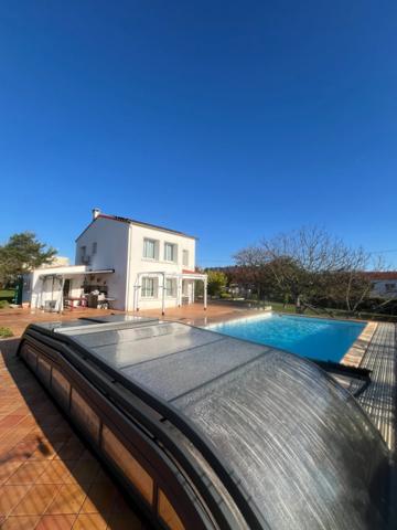 Maison de caractère - 4 chambres - Piscine - SAINT JEAN D'ANGELY (17)
