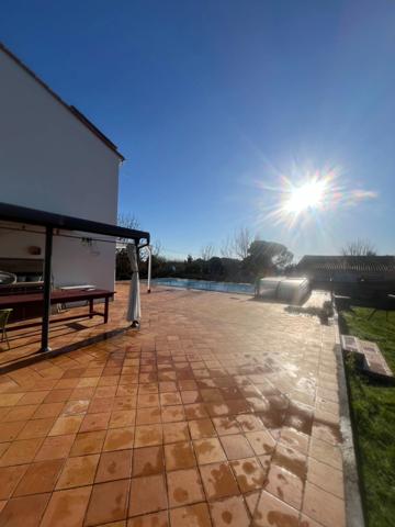 Maison de caractère - 4 chambres - Piscine - SAINT JEAN D'ANGELY (17)