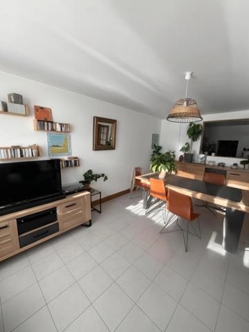 Maison de caractère - 4 chambres - Piscine - SAINT JEAN D'ANGELY (17)