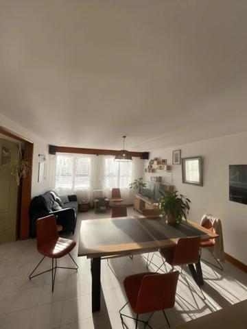 Maison de caractère - 4 chambres - Piscine - SAINT JEAN D'ANGELY (17)