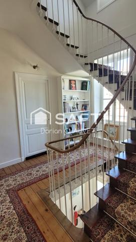 Maison de maître d'exception avec piscine, jardin et dépendances