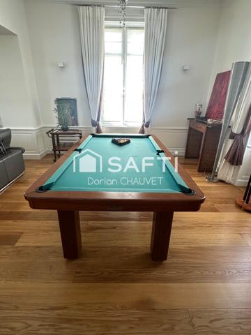 Maison de maître d'exception avec piscine, jardin et dépendances