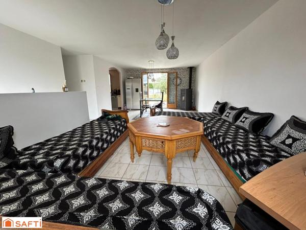Maison 102 m2, 889 de superficie terrain
