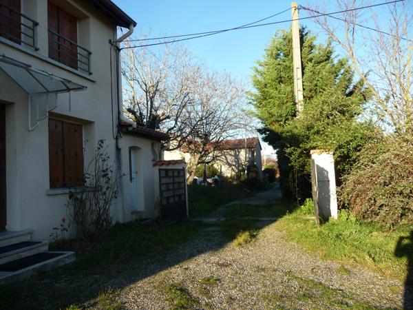 7 mn Sud MONTBRISON Propriété : maison avec garage et dépendances sur un hectare de terrain plat Saint-Romain-le-Puy (42610)