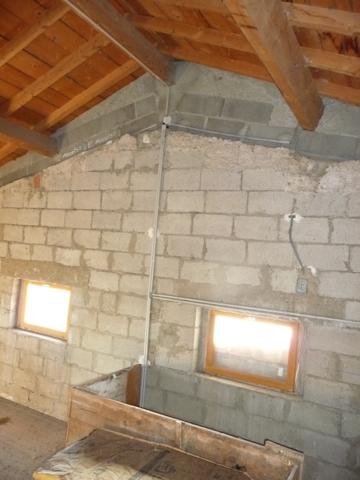 7 mn Sud MONTBRISON Propriété : maison avec garage et dépendances sur un hectare de terrain plat Saint-Romain-le-Puy (42610)