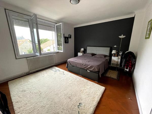 Maison familiale avec piscine et revenus locatifs ? Paimboeuf (44560)