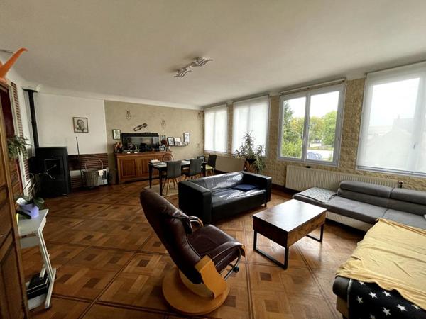 Maison familiale avec piscine et revenus locatifs ? Paimboeuf (44560)