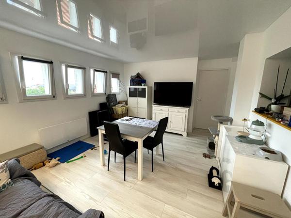 Maison familiale avec piscine et revenus locatifs ? Paimboeuf (44560)