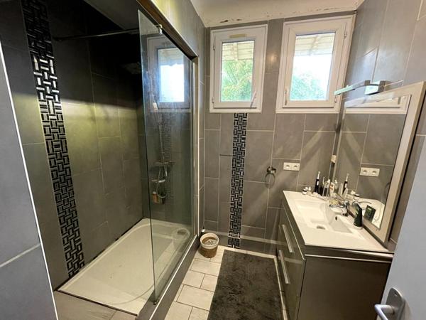 Maison familiale avec piscine et revenus locatifs ? Paimboeuf (44560)