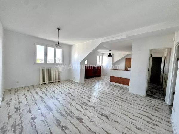 Vente                                                      Appartement
                        
                     3 pièces                      71 m2                     à Clermont-Ferrand