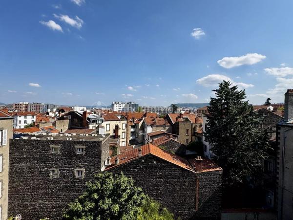 Vente                                                      Appartement
                        
                     3 pièces                      71 m2                     à Clermont-Ferrand
