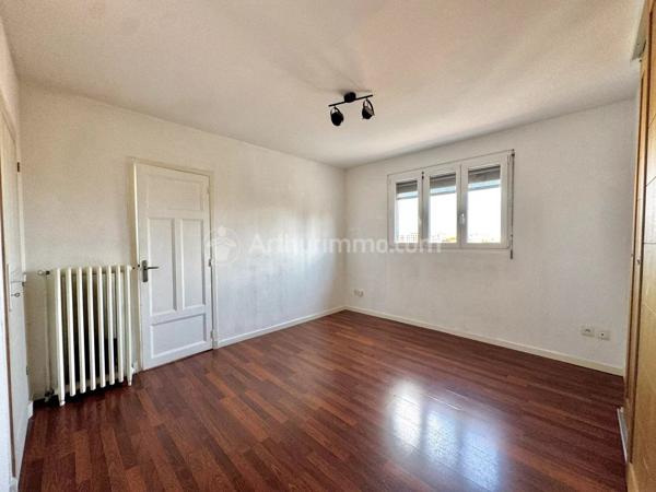 Vente                                                      Appartement
                        
                     3 pièces                      71 m2                     à Clermont-Ferrand