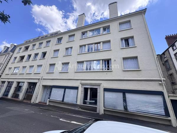 Vente                                                      Appartement
                        
                     3 pièces                      71 m2                     à Clermont-Ferrand