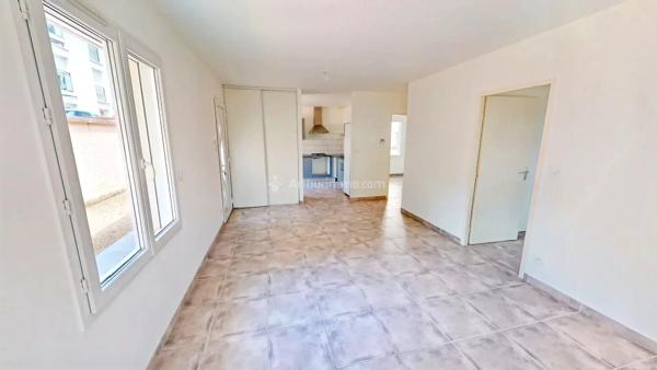 Vente                                                      Appartement
                        
                     3 pièces                      61 m2                     à Saint-Jean-de-Bournay