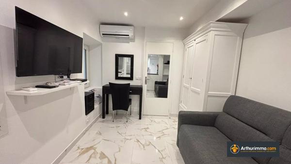 Location                                                      Appartement
                        
                     1 pièces                                         à Nice