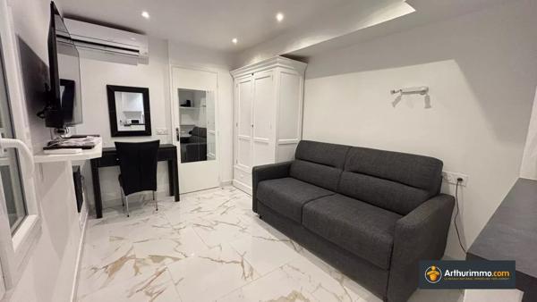 Location                                                      Appartement
                        
                     1 pièces                                         à Nice