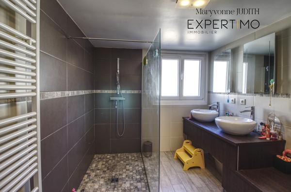 Villiers-sur-Morin (77580) Appartement avec Jardin - Patio - Box