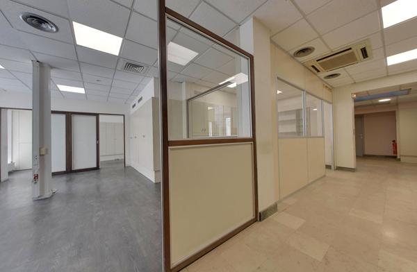 Local commercial Bagnolet 160.25 m2