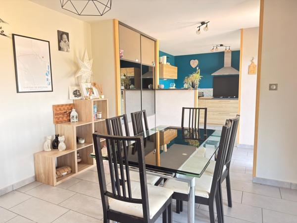 Maison de 90 m2 avec pension canine sur terrain de 2207 m2.