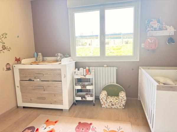 Maison de 90 m2 avec pension canine sur terrain de 2207 m2.