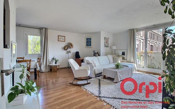 Appartement à vendre    3 pièces • 6 969 m2 Montigny-le-Bretonneux