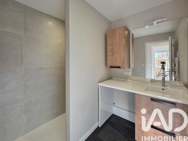 Location appartement 3 pièces 76 m² Annecy-le-Vieux