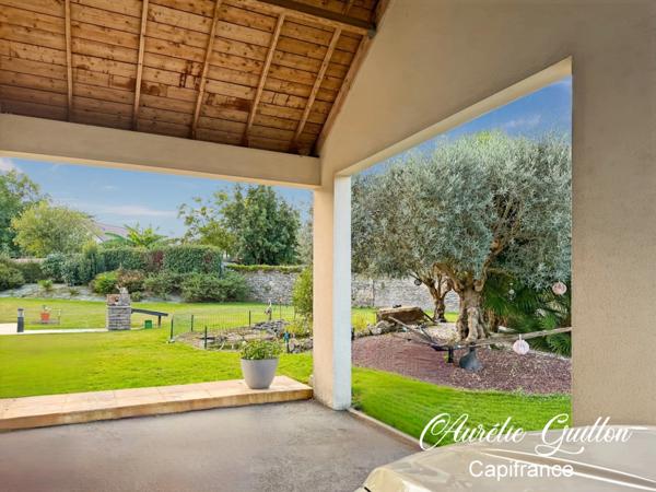 Maison d’architecte de plain-pied de 254 m² avec piscine intérieure et terrain de 3000 m² en plein cœur de Ploërmel