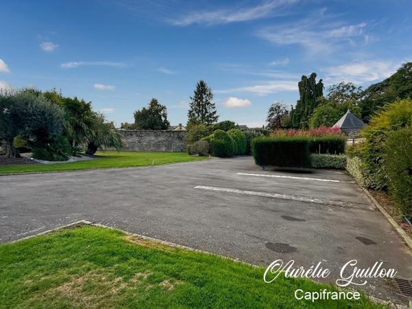 Maison d’architecte de plain-pied de 254 m² avec piscine intérieure et terrain de 3000 m² en plein cœur de Ploërmel