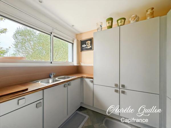 Maison d’architecte de plain-pied de 254 m² avec piscine intérieure et terrain de 3000 m² en plein cœur de Ploërmel