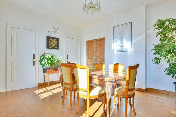 Appartement 6 pièces - 135 m² Exclusivité efficity