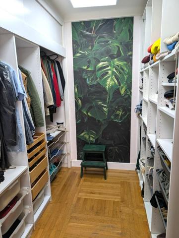 Très grande maison atypique.