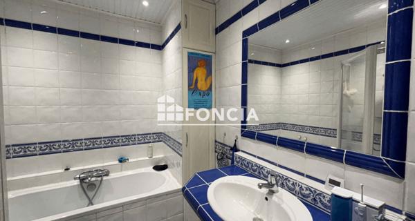 À vendre Maison 8 pièces 203 m² - Tours 37000