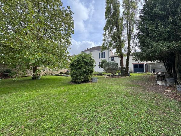 Vente Maison Nieul-sur-mer 8 pièces 198m²-IRM4339