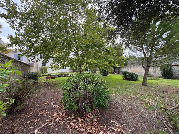 Vente Maison Nieul-sur-mer 8 pièces 198m²-IRM4339