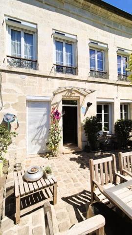 Maison Centre Ville Crepy En Valois 8 pièce(s) 1m2