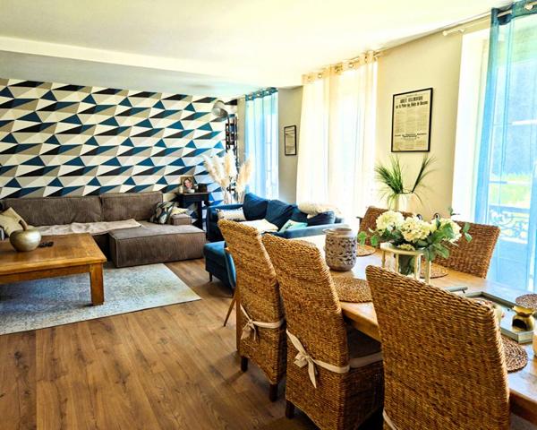 Maison Centre Ville Crepy En Valois 8 pièce(s) 1m2