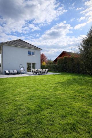HÉGENHEIM (68) – Villa haut de gamme à 800 m de la Suisse