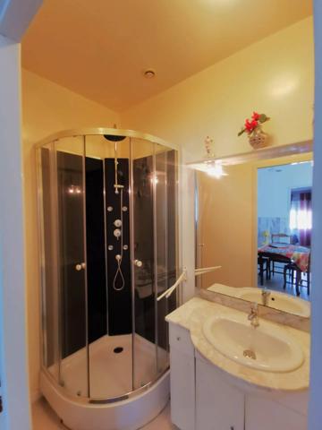 Bâtiment mixte restaurant + habitation