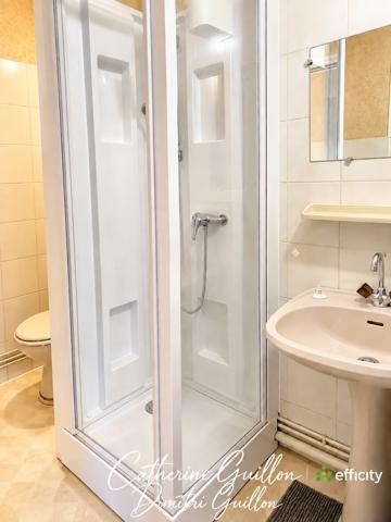 Immeuble
         8 pièces
        - 258 m² 477 000 € *