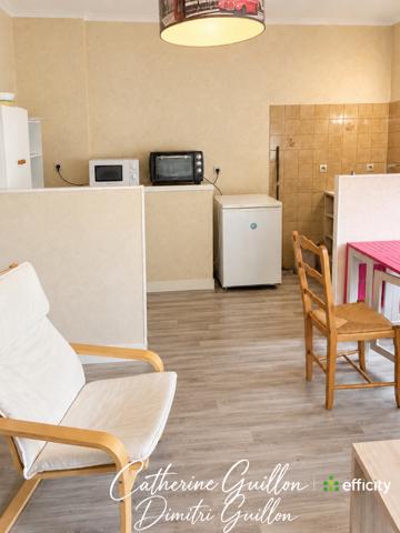Immeuble
         8 pièces
        - 258 m² 477 000 € *