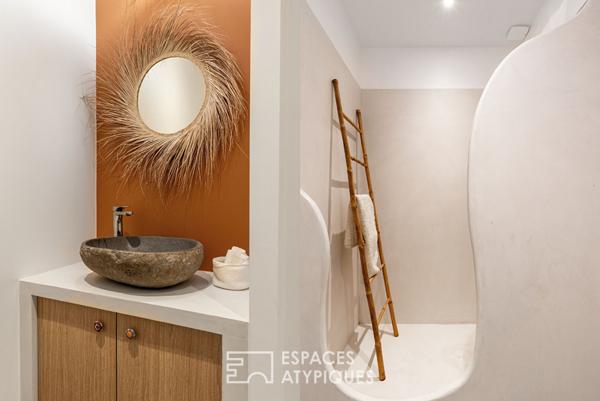 Maison familiale rétro-contemporaine et son extérieur farniente au coeur de Vertou