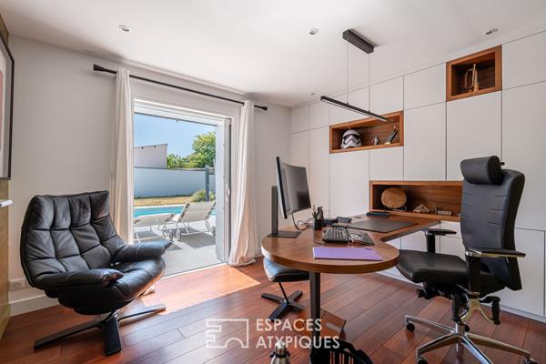 Maison familiale rétro-contemporaine et son extérieur farniente au coeur de Vertou