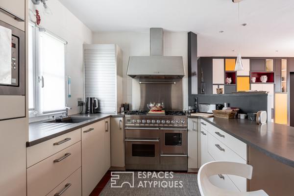 Maison familiale rétro-contemporaine et son extérieur farniente au coeur de Vertou