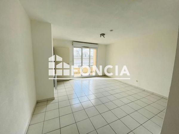 Location Appartement 2 pièces 41.4 m² - 45 Boulevard Edouard Lacour, Agen 47000
