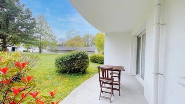 QUIMPER (29) - Appartement T3 de 72 m² habitable - Terrasse - Jardin - Garage privé.