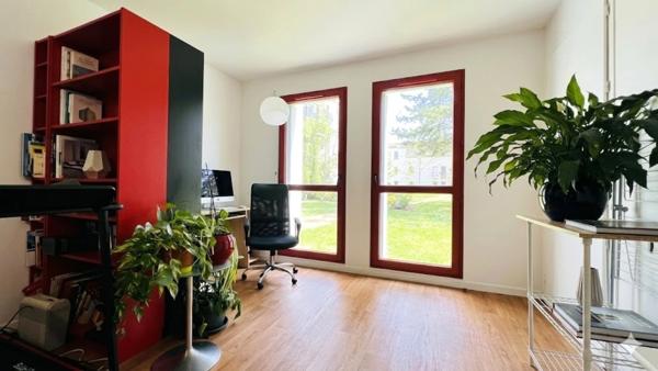 QUIMPER (29) - Appartement T3 de 72 m² habitable - Terrasse - Jardin - Garage privé.