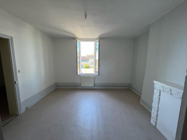 GRAND T2 au 1er étage