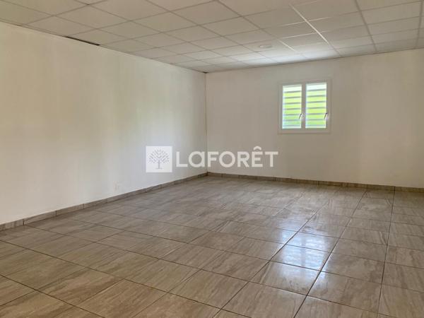Location bureau Saint-François - 29 m² - 870 €/mois